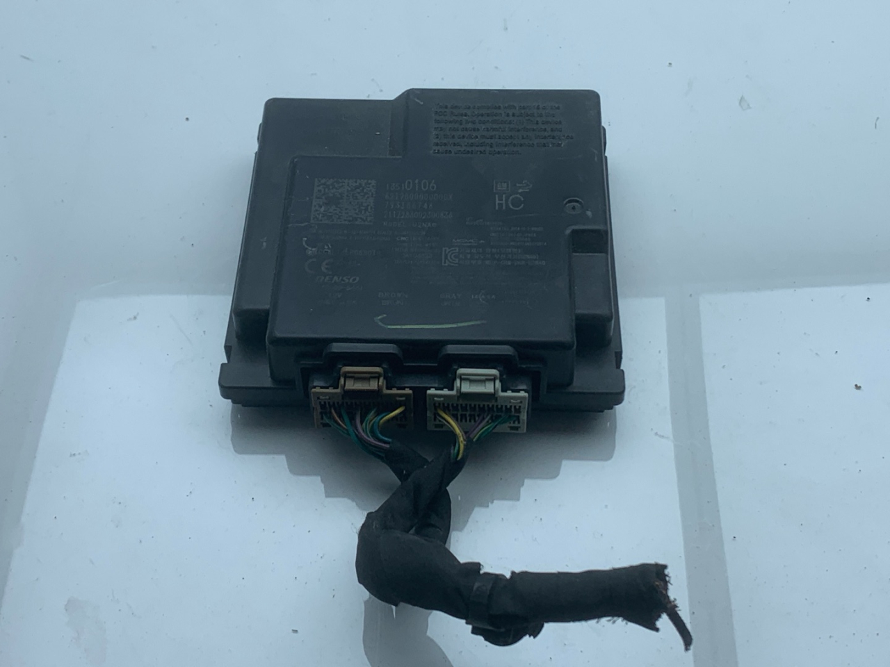 Блок управления бесключевым доступом Chevrolet Equinox 3 поколение 2018, 1.5 л., бензин, АКПП, черный, внедорожник 5 дв., полный привод, 13510106 - фото №1