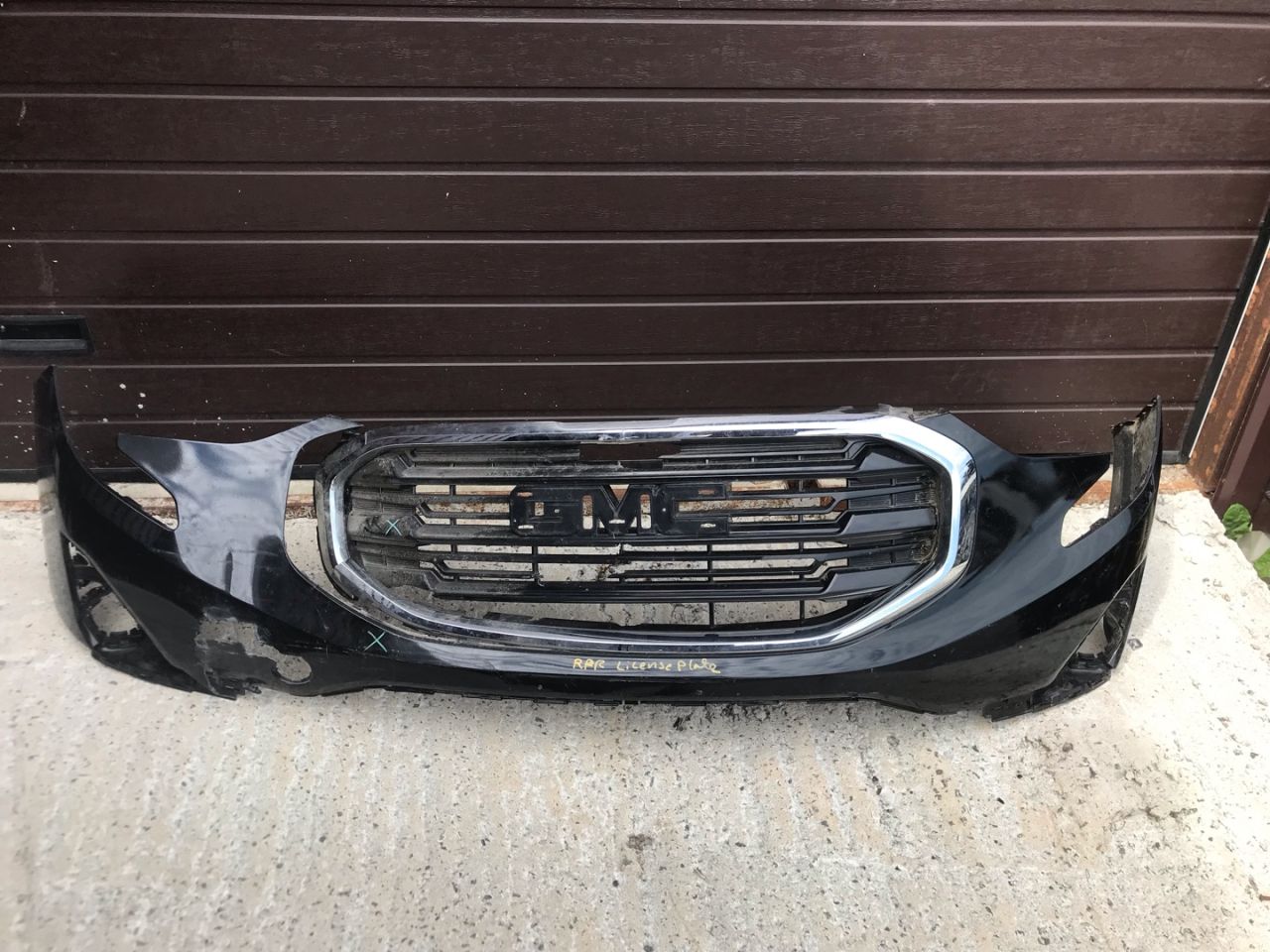 бампер передний GMC Terrain 2 поколение 2018, 1.5 л., бензин, АКПП, черный, внедорожник 5 дв., полный привод - фото №1