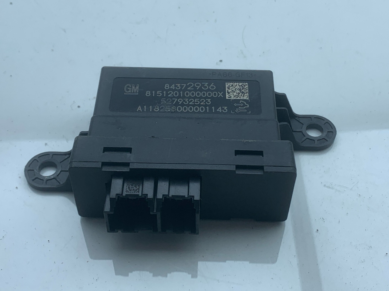 блок управления парктрониками Chevrolet Equinox 3 поколение 2018, 1.5 л., бензин, АКПП, черный, внедорожник 5 дв., полный привод, 84372936 - фото №1