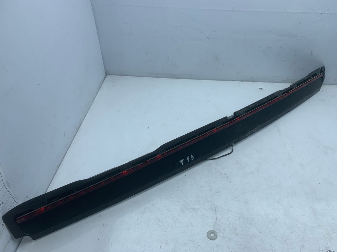 дополнительный стоп-сигнал Tesla Model S 1 поколение (2012 - 2016), 0.1 л., электро, АКПП, серый, седан, задний привод, 600591700D, 6005917 - фото №1