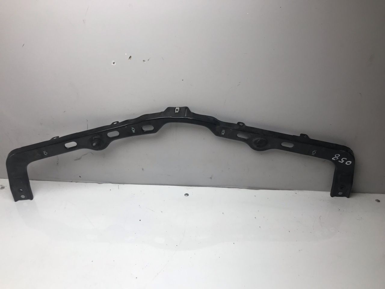 передняя панель крепления облицовки (телевизор) Chevrolet Equinox 3 поколение 2019, 1.5 л., бензин, АКПП, белый, внедорожник 5 дв., передний привод - фото №1