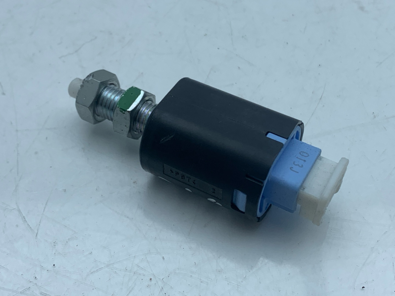 Датчик педали тормоза (лягушка) Subaru Outback 6 поколение 2020, 2.4 л., бензин, АКПП, серый, внедорожник 5 дв., полный привод - фото №1