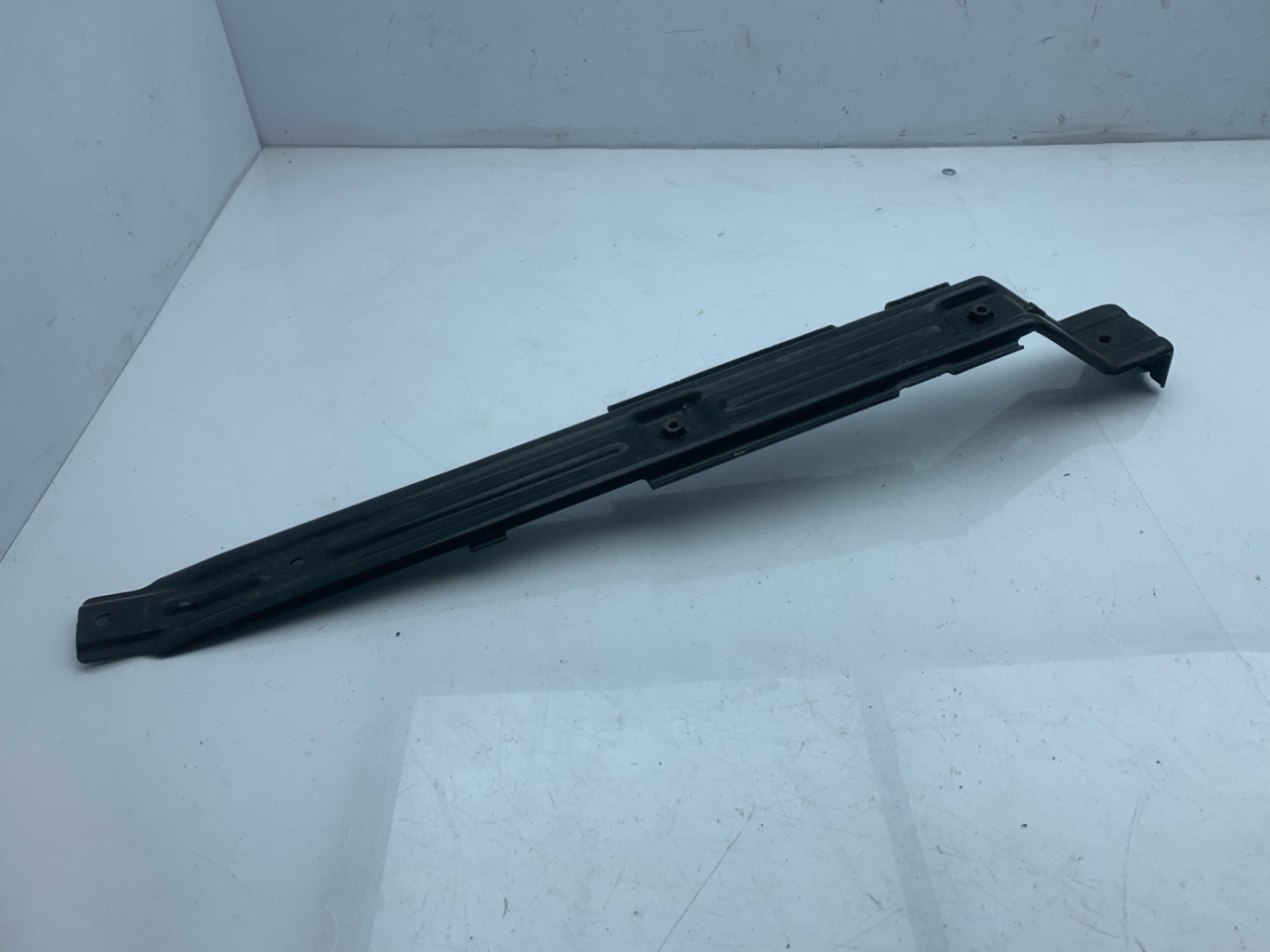 передняя панель крепления облицовки (телевизор) Acura RDX 3 поколение 2020, 2.0 л., бензин, АКПП, белый, внедорожник 5 дв., полный привод - фото №1