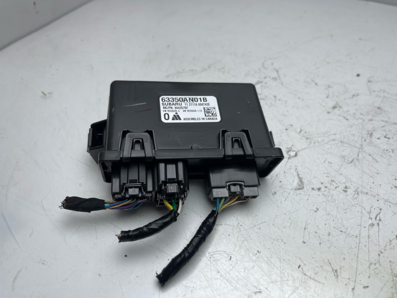 блок управления крышкой багажника Subaru Outback 6 поколение 2021, 2.4 л., бензин, АКПП, синий, внедорожник 5 дв., полный привод, 63350AN01B, 3042575F - фото №1