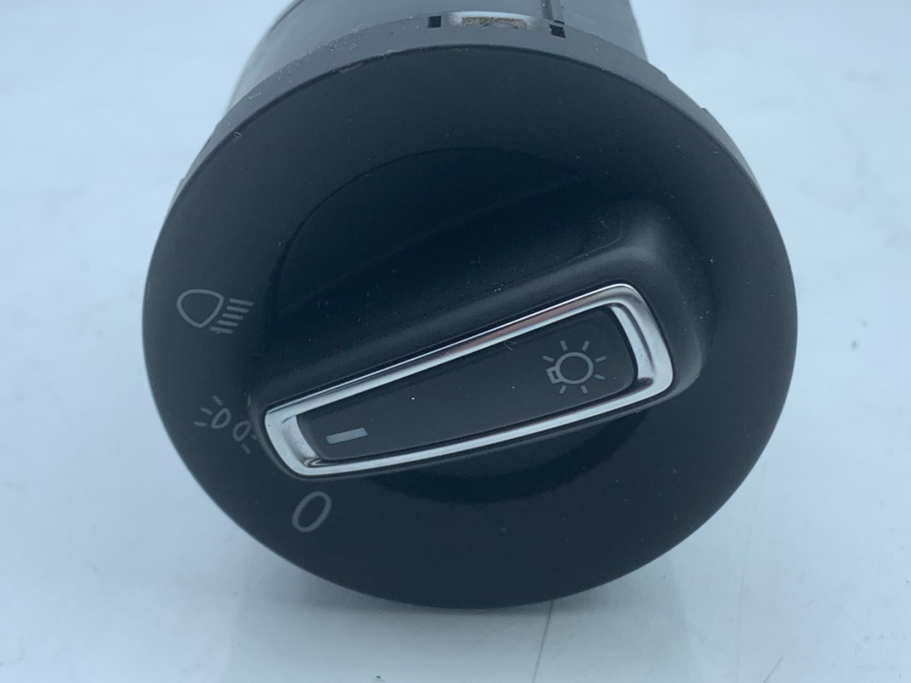 переключатель света Volkswagen Atlas 2018, 2.0 л., бензин, АКПП, черный, внедорожник 5 дв., передний привод, 5G0941431BL - фото №1