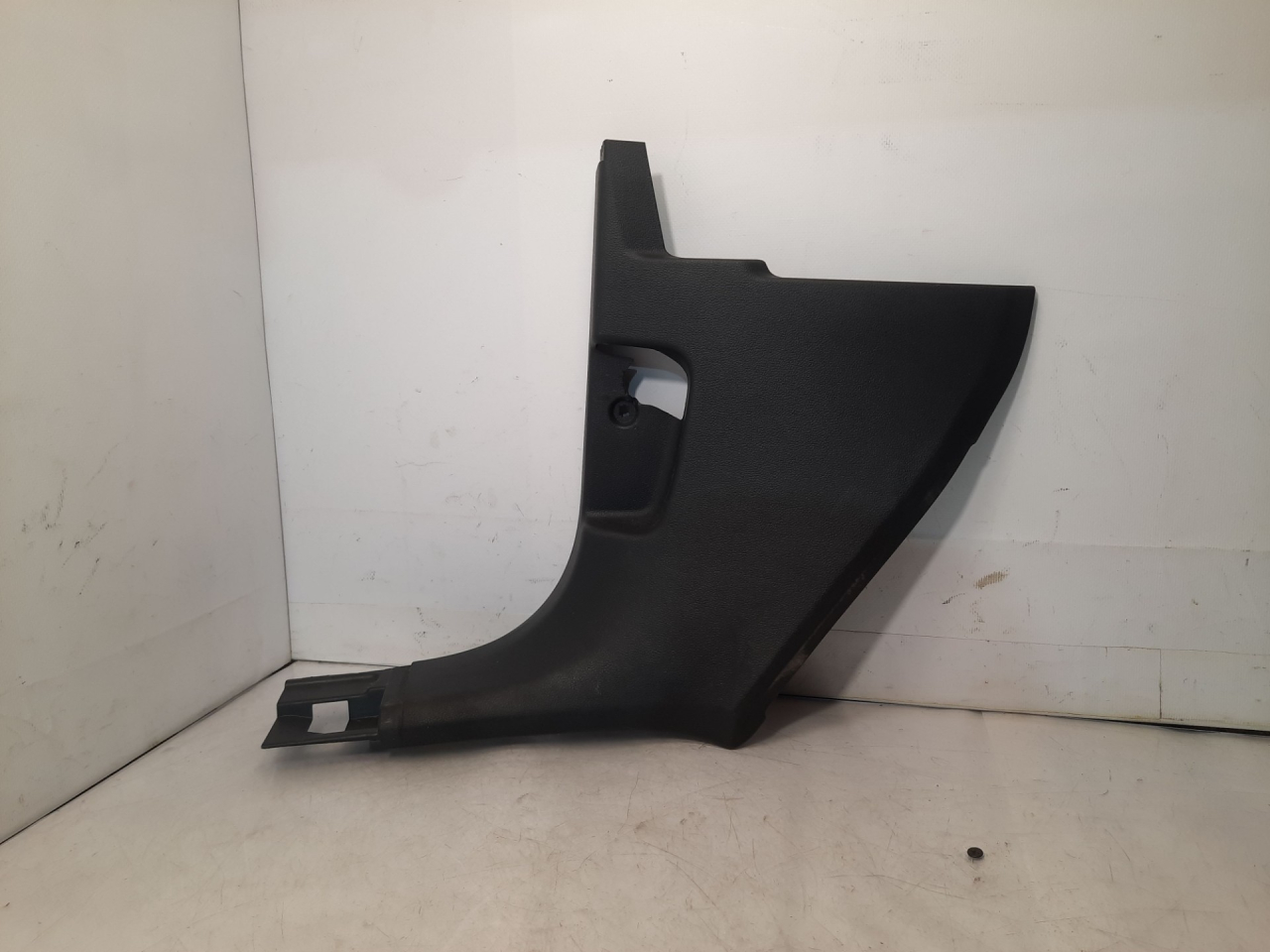 пластик Volkswagen Atlas 2018, 2.0 л., бензин, АКПП, черный, внедорожник 5 дв., передний привод, 3CN863483 - фото №1