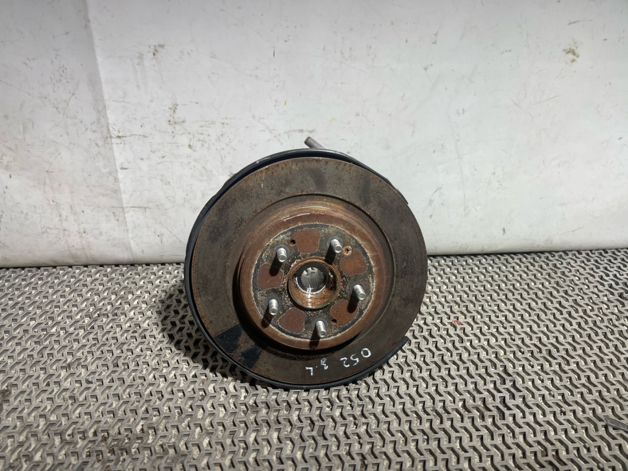 ступица задняя левая Acura RDX 3 поколение 2020, 2.0 л., бензин, АКПП, черный, внедорожник 5 дв., полный привод - фото №1