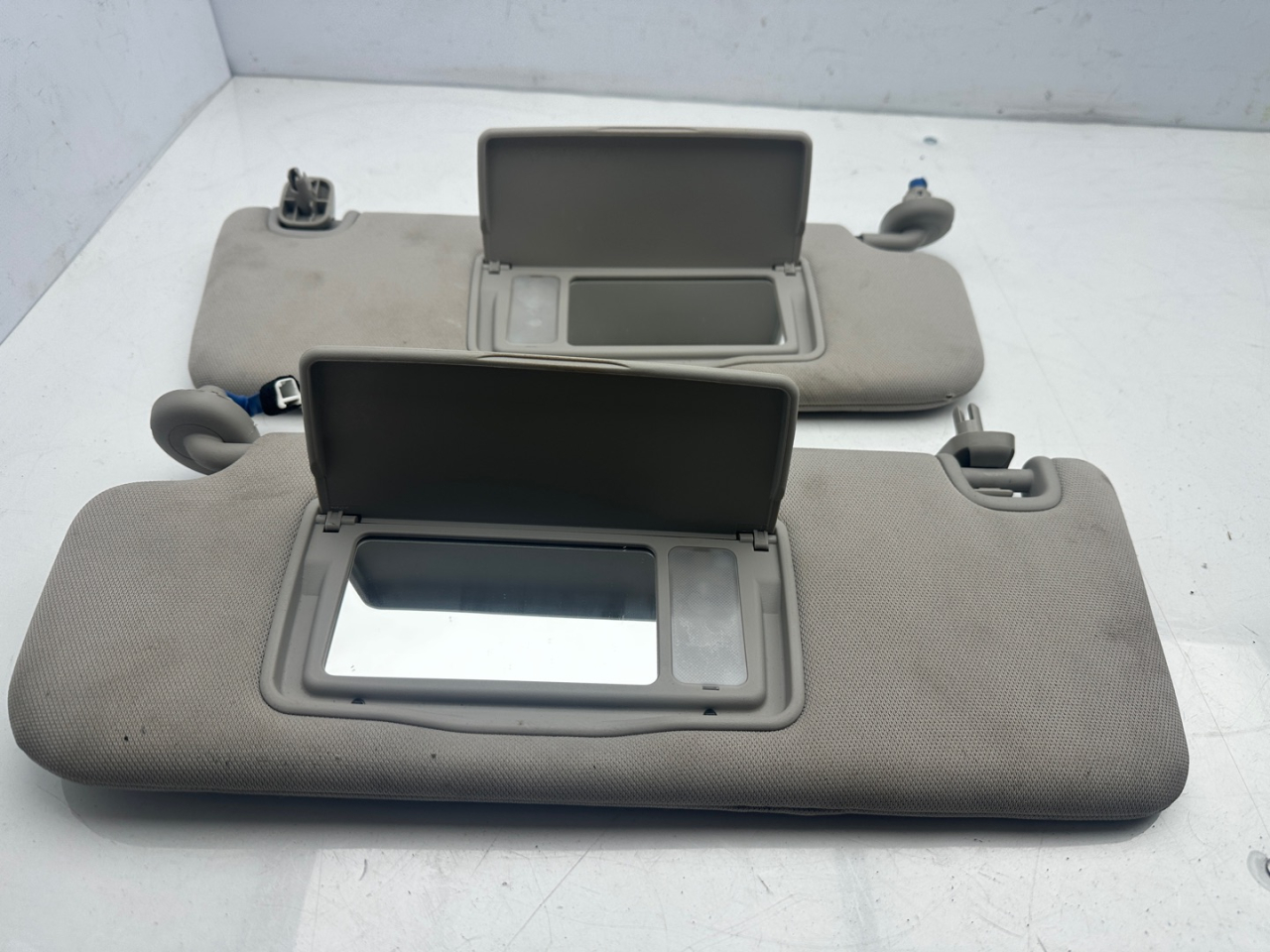 козырек солнцезащитный Acura RDX 3 поколение 2020, 2.0 л., бензин, АКПП, черный, внедорожник 5 дв., полный привод - фото №1