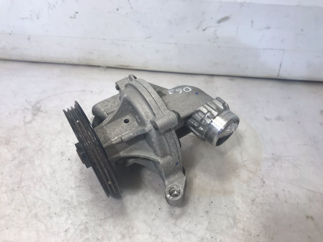 помпа Volvo XC60 2 поколение 2023, 2.0 л., бензин, АКПП, белый, внедорожник 5 дв., передний привод, 32252604 - фото №1