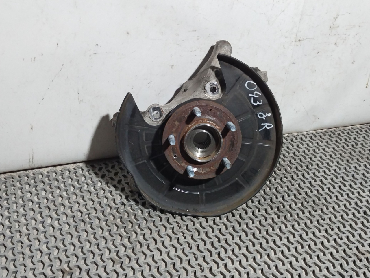 ступица задняя правая Chevrolet Equinox 3 поколение 2019, 2.0 л., бензин, АКПП, черный, внедорожник 5 дв., полный привод - фото №1