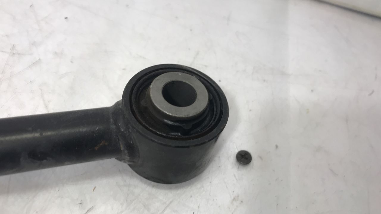 рычаг задний левый Subaru Outback 6 поколение 2021, 2.4 л., бензин, АКПП, синий, внедорожник 5 дв., полный привод - фото №1