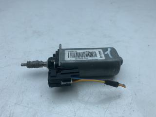 моторчик регулировки сиденья Jaguar XE X760 [ресталинг] 2019, 2.0 л., бензин, АКПП, черный, задний привод