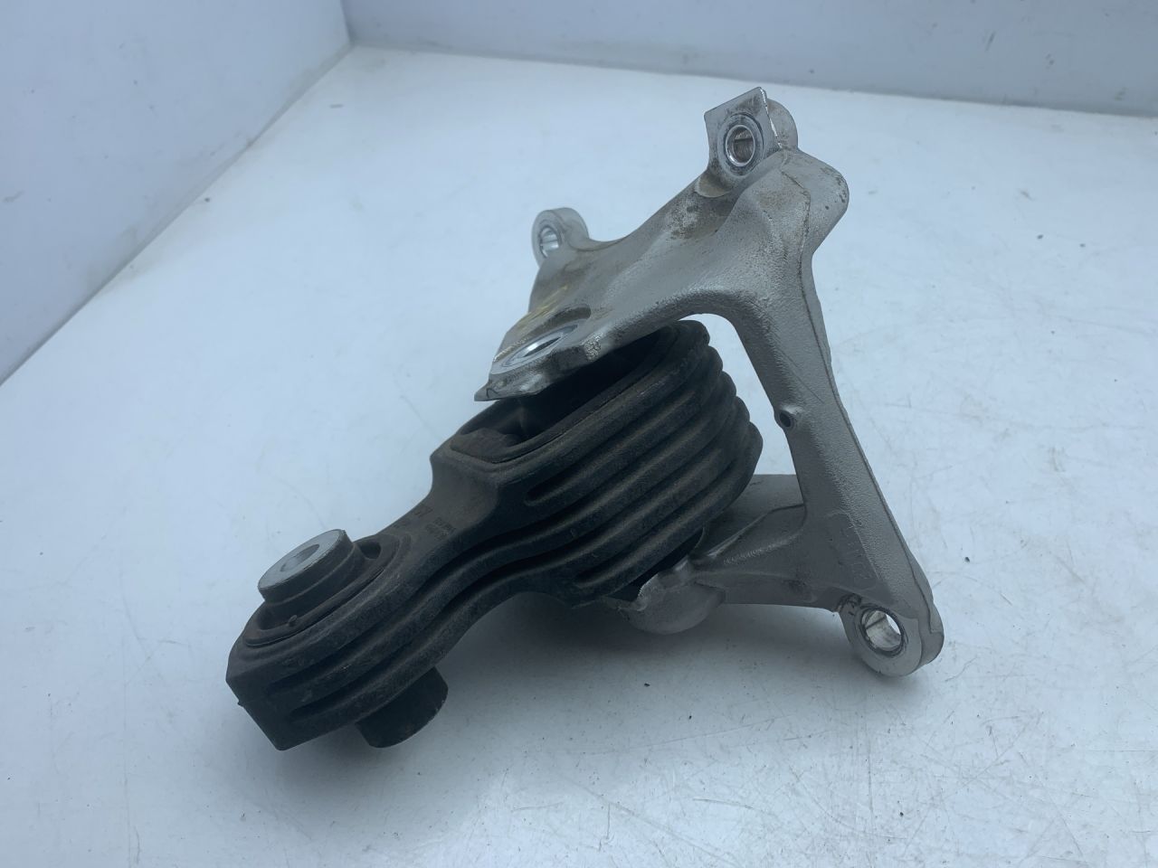 подушка крепления двигателя Acura TLX 3-е поколение 2021, 2.0 л., бензин, АКПП, серый, передний привод, G201118060709B - фото №1