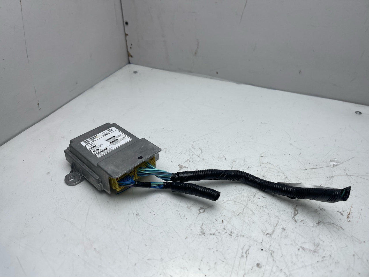 блок AirBag Acura RDX 3 поколение 2020, 2.0 л., бензин, АКПП, черный, внедорожник 5 дв., полный привод, 77960TJBA040M4 - фото №1