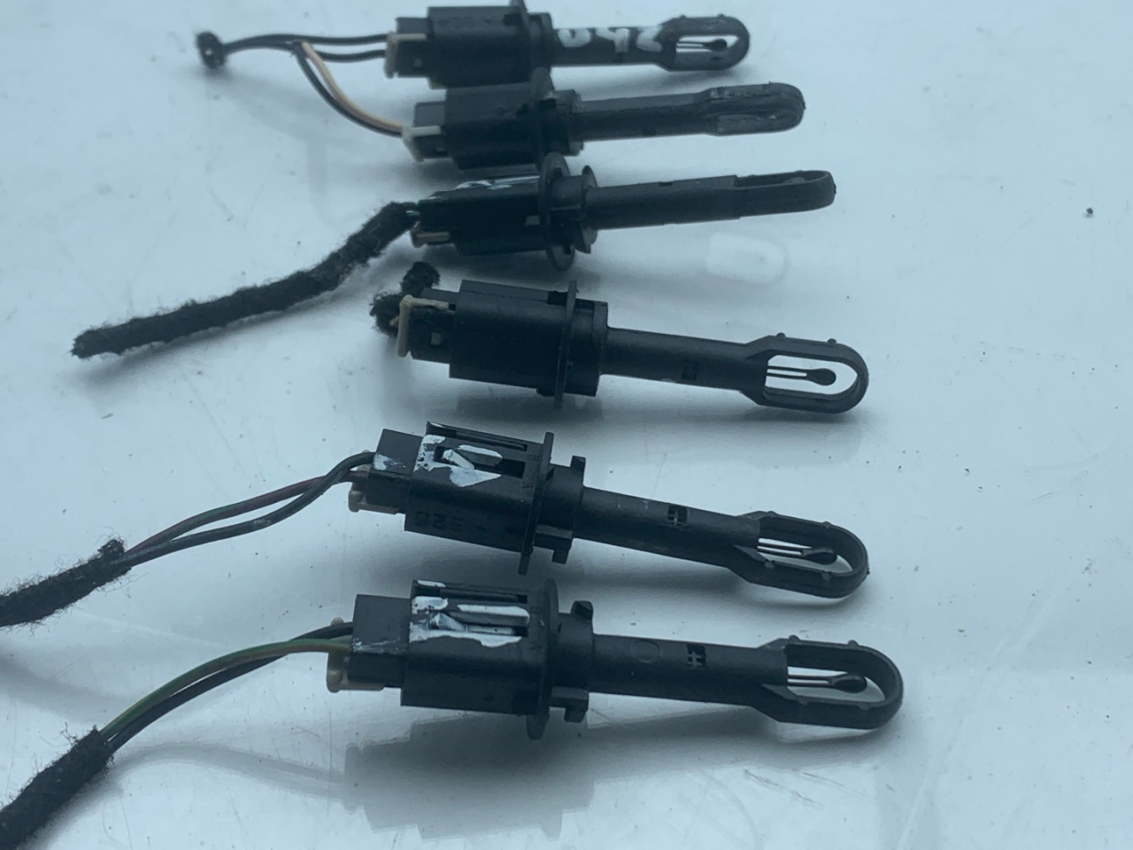 датчик температуры Buick Encore 1 поколение 2014, 1.4 л., бензин, АКПП, баклажан, внедорожник 5 дв. - фото №1