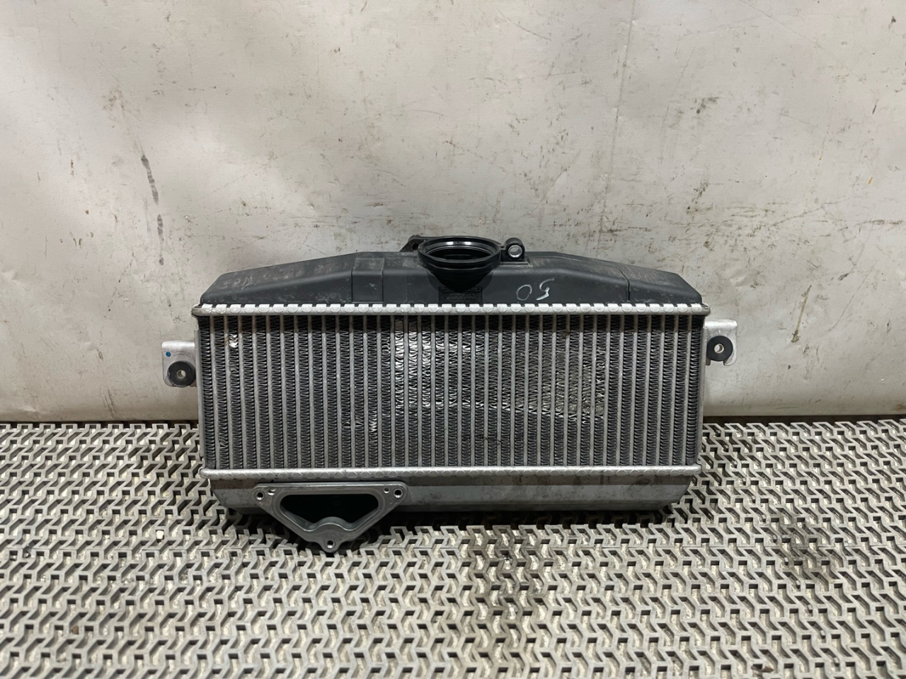 интеркулер Subaru Outback 6 поколение 2021, 2.4 л., бензин, АКПП, синий, внедорожник 5 дв., полный привод - фото №1