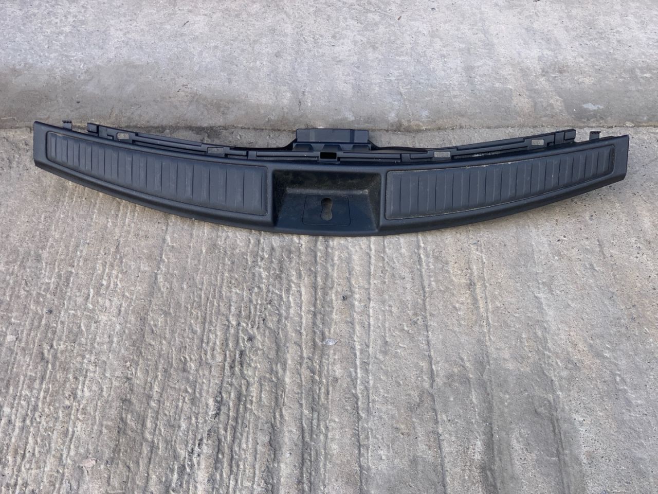 пластик Acura RDX 3 поколение 2020, 2.0 л., бензин, АКПП, белый, внедорожник 5 дв., полный привод, 84640TJB - фото №1