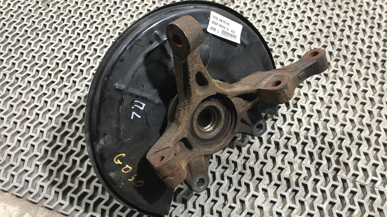 кулак поворотный левый Subaru Outback 6 поколение 2021, 2.4 л., бензин, АКПП, синий, внедорожник 5 дв., полный привод - фото №1