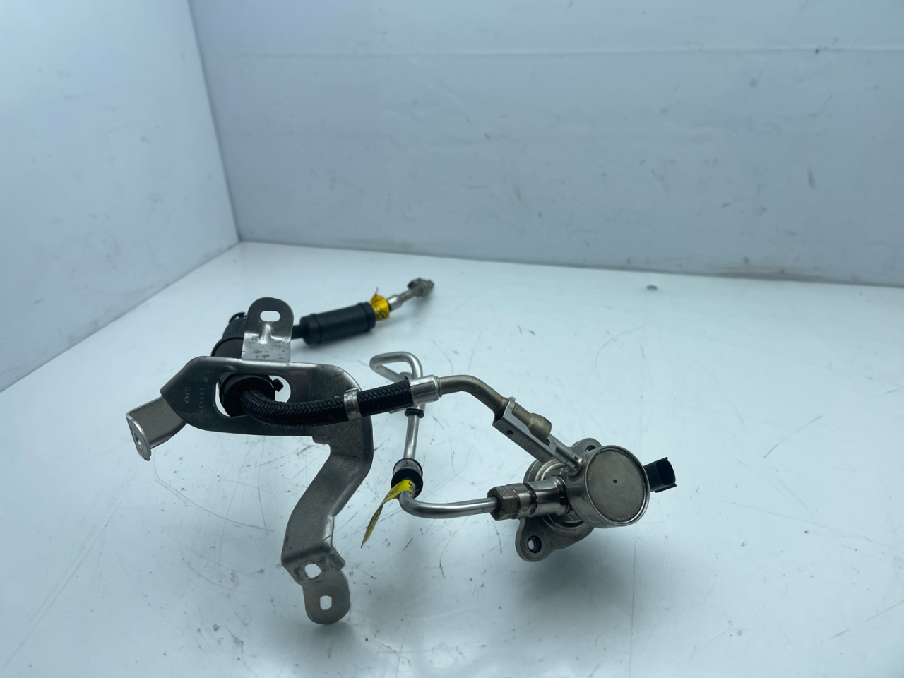 ТНВД Chevrolet Equinox 3 поколение 2018, 1.5 л., бензин, АКПП, черный, внедорожник 5 дв., полный привод, 12682079 - фото №1