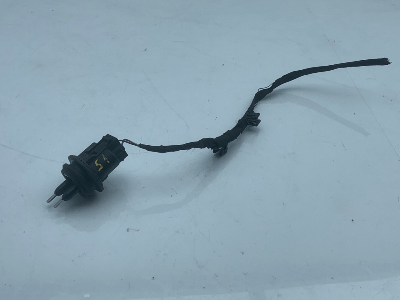 датчик уровня охлаждающей жидкости Volkswagen Atlas 2018, 2.0 л., бензин, АКПП, черный, внедорожник 5 дв., передний привод - фото №1