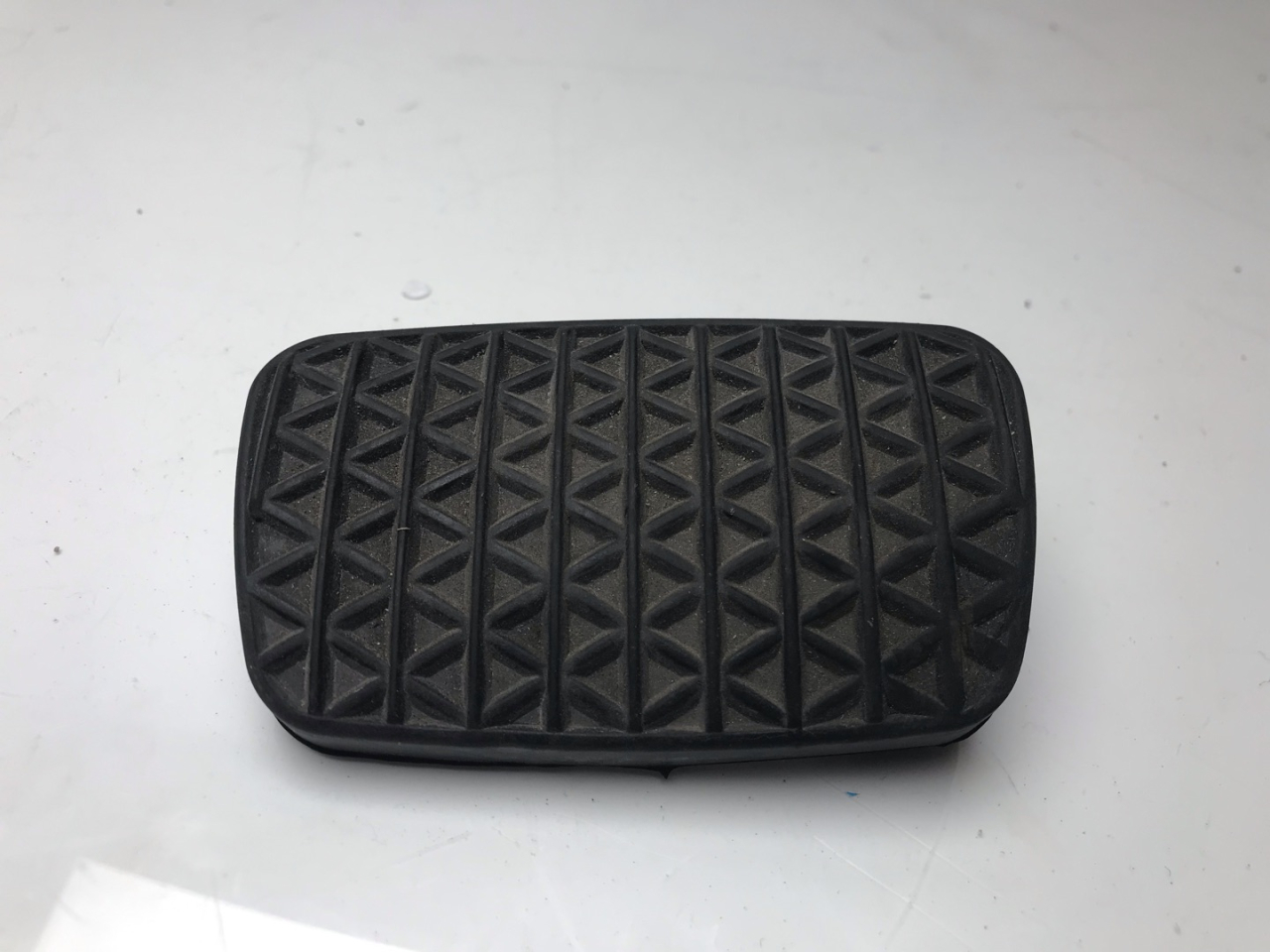 накладка на педаль Chevrolet Malibu 9 поколение 2016, 1.5 л., бензин, АКПП, седан - фото №1