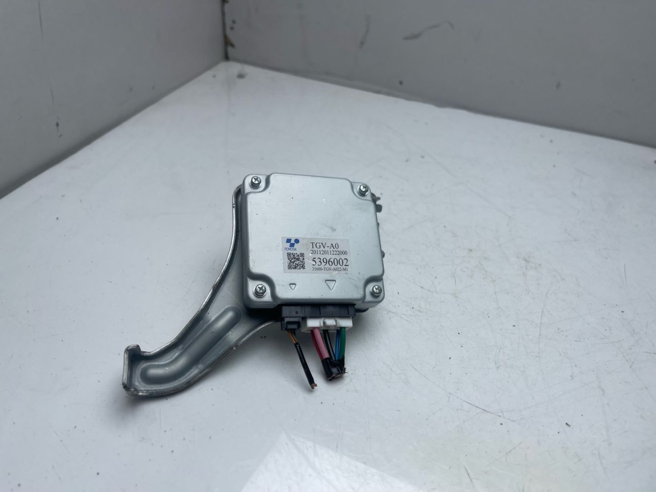 Блок стабилизации напряжения Acura TLX 3-е поколение 2021, 2.0 л., бензин, АКПП, серый, передний привод, 31600-TGV-A022-M1 - фото №1