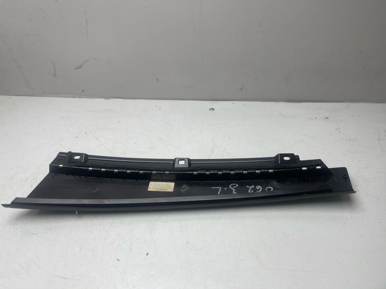 молдинг двери задней левой Volvo XC60 2 поколение 2023, 2.0 л., бензин, АКПП, белый, внедорожник 5 дв., передний привод, 32216800 - фото №1