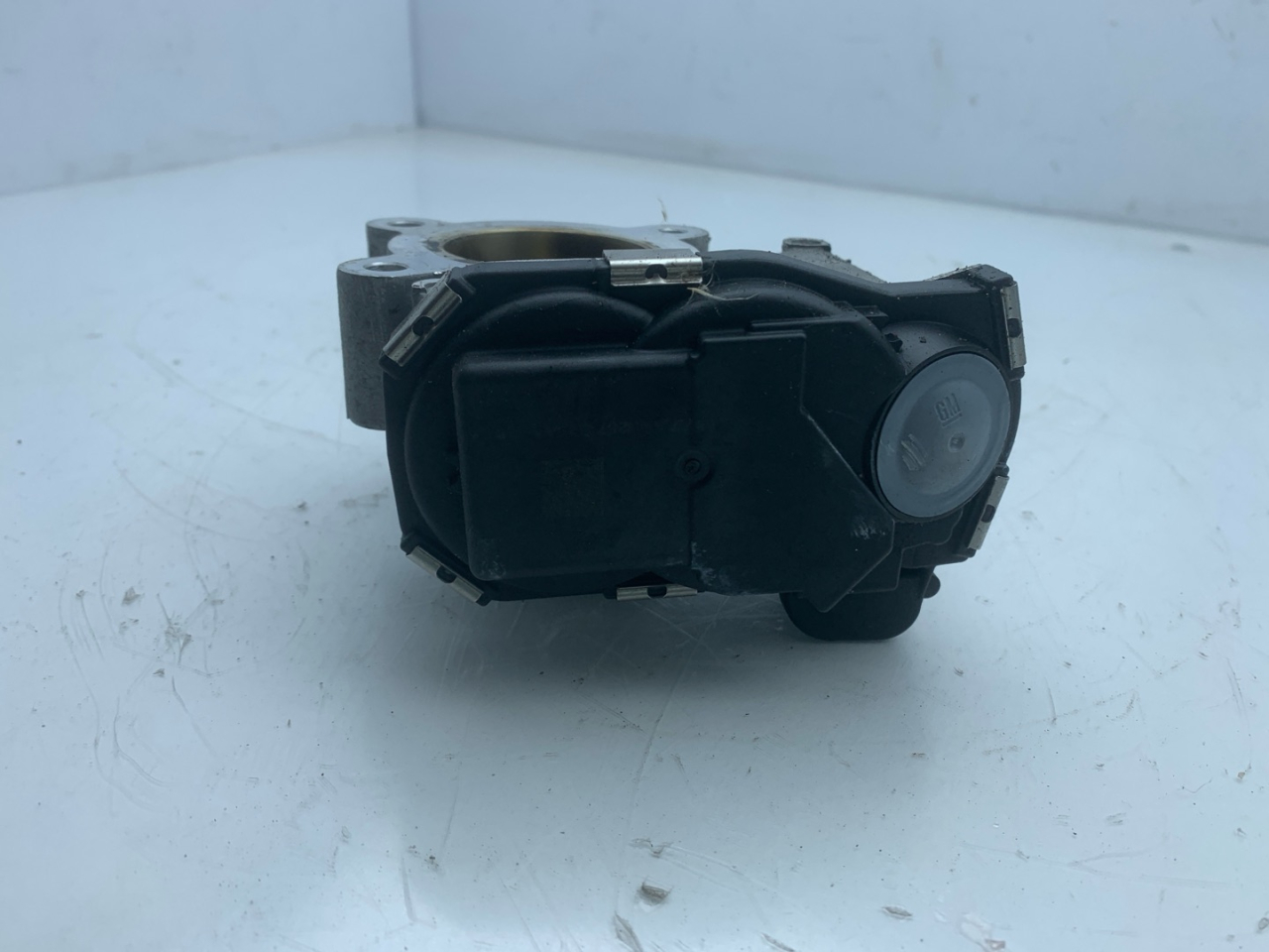 заслонка дроссельная Chevrolet Equinox 3 поколение 2018, 1.5 л., бензин, АКПП, черный, внедорожник 5 дв., полный привод - фото №1