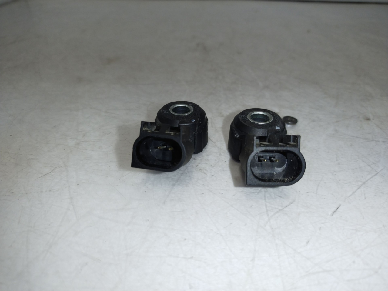 датчик детонации Chevrolet Equinox 3 поколение 2019, 2.0 л., бензин, АКПП, черный, внедорожник 5 дв., полный привод, 12623095 - фото №1