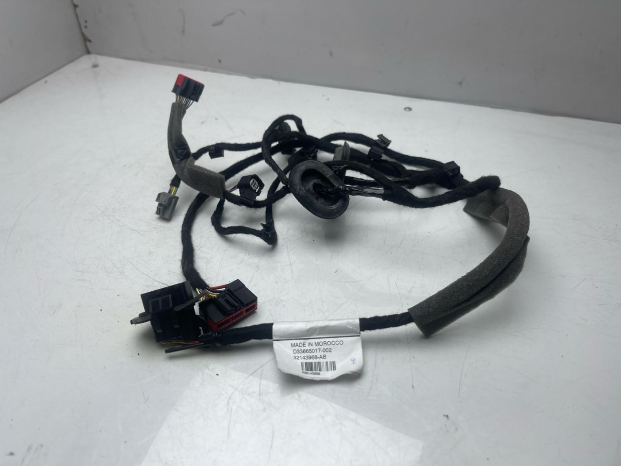 дверная проводка Volvo XC60 2 поколение 2023, 2.0 л., бензин, АКПП, белый, внедорожник 5 дв., передний привод, 32143968, D33665017002 - фото №1