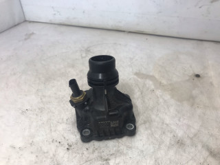 корпус термостата Volvo XC60 2 поколение 2023, 2.0 л., бензин, АКПП, белый, внедорожник 5 дв., передний привод, 32263962