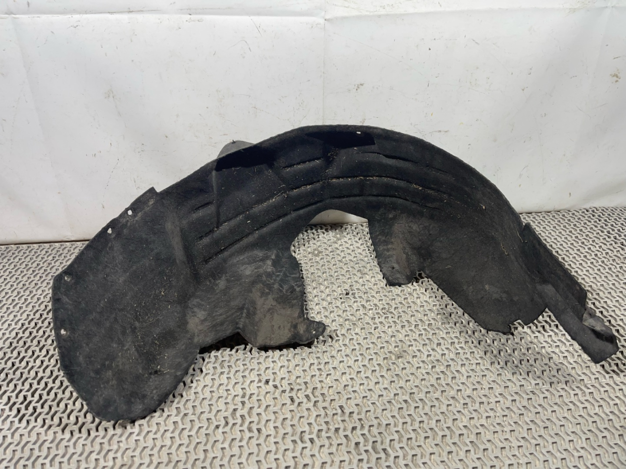 защита арок задняя правая (подкрылок) Ford Escape 3 поколение C520 2013, 1.5 л., бензин, АКПП, внедорожник 5 дв. - фото №1