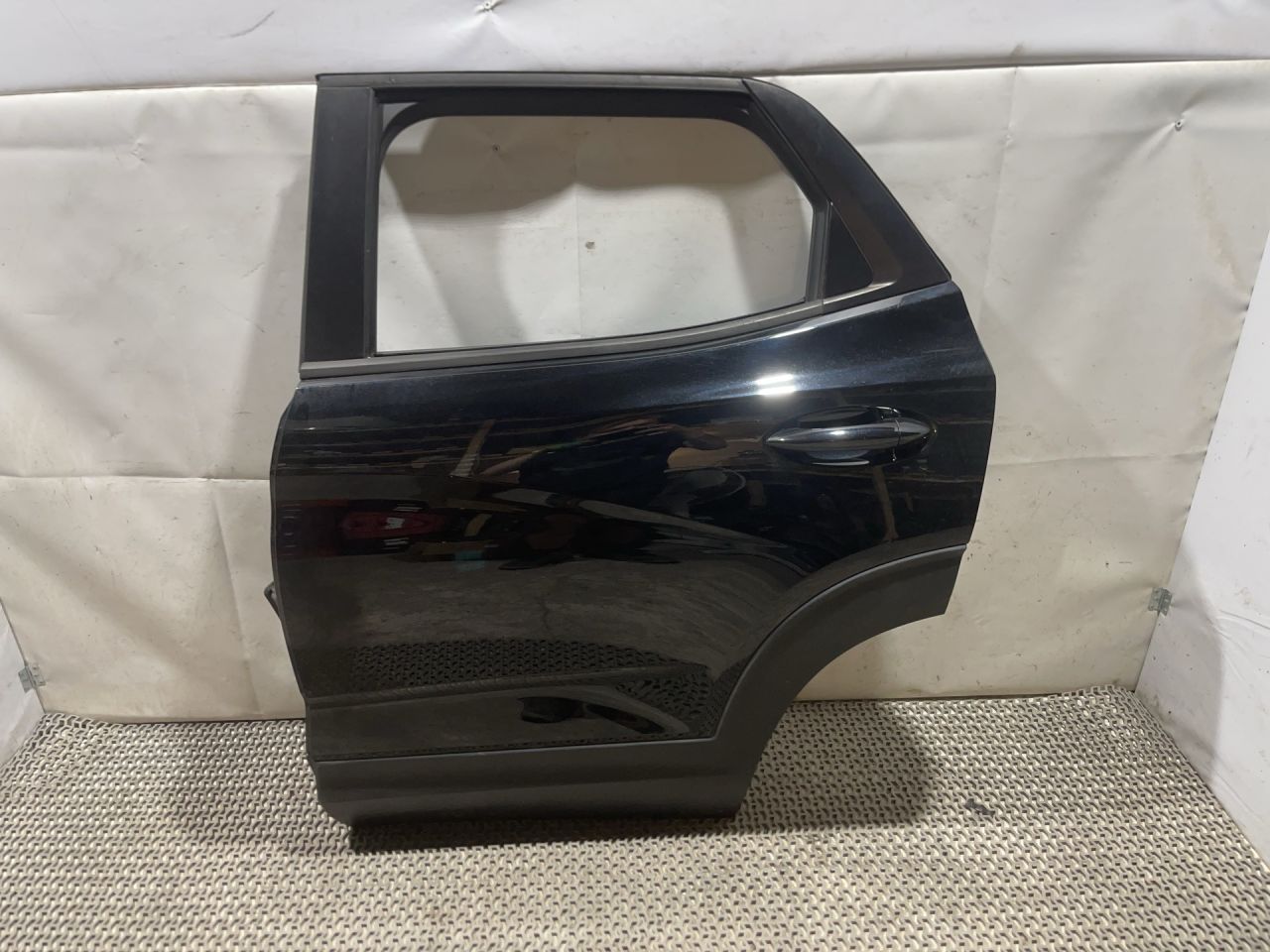 дверь задняя левая Chevrolet TrailBlazer 3 поколение 2021, 1.3 л., бензин, АКПП, черный, хетчбэк 5 дв., передний привод - фото №1