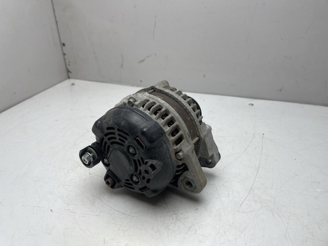 генератор Acura TLX 3-е поколение 2021, 2.0 л., бензин, АКПП, серый, передний привод, 12VTN104211-7031 - фото №1