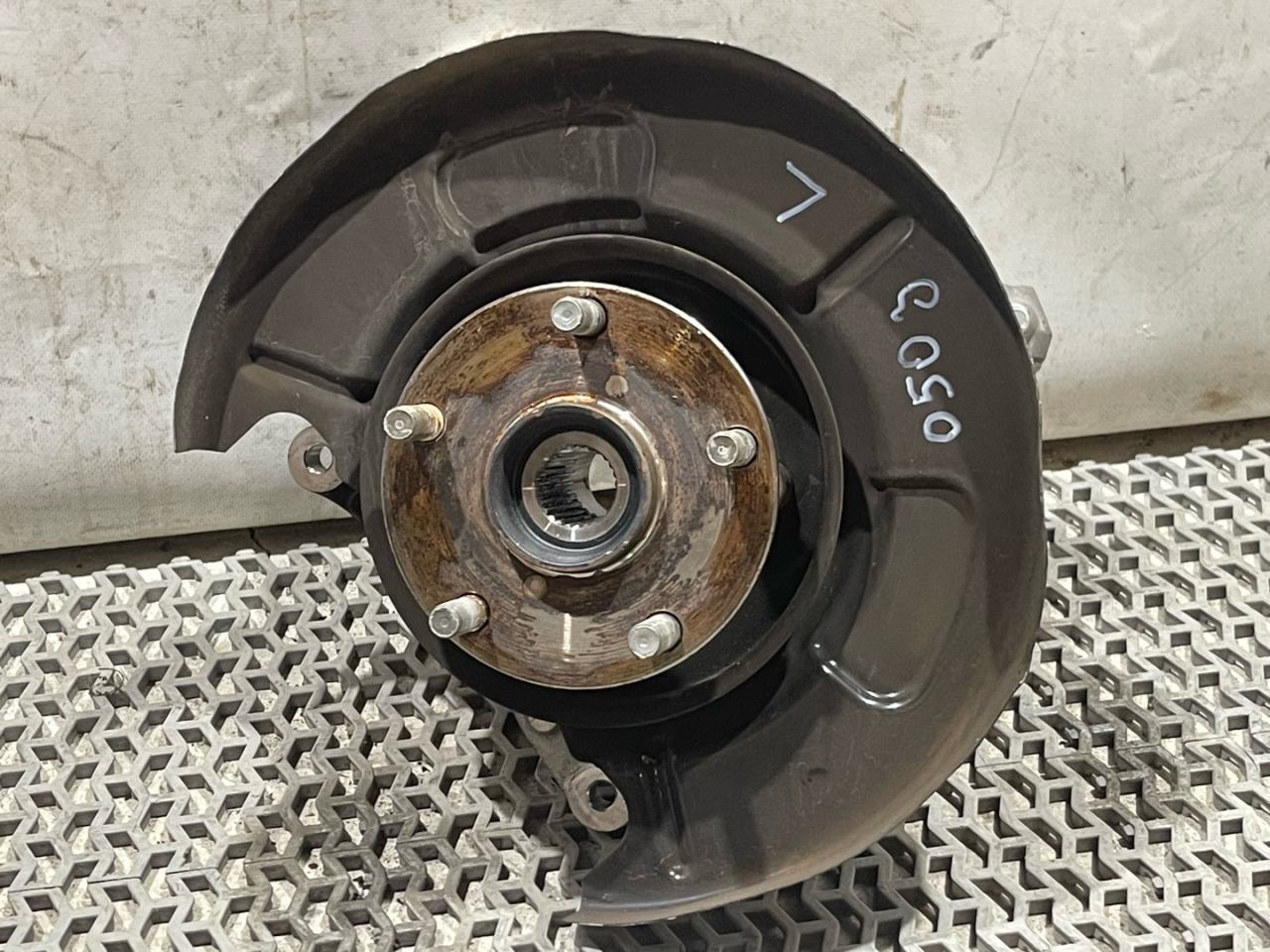 ступица задняя левая Subaru Outback 6 поколение 2021, 2.4 л., бензин, АКПП, синий, внедорожник 5 дв., полный привод - фото №1