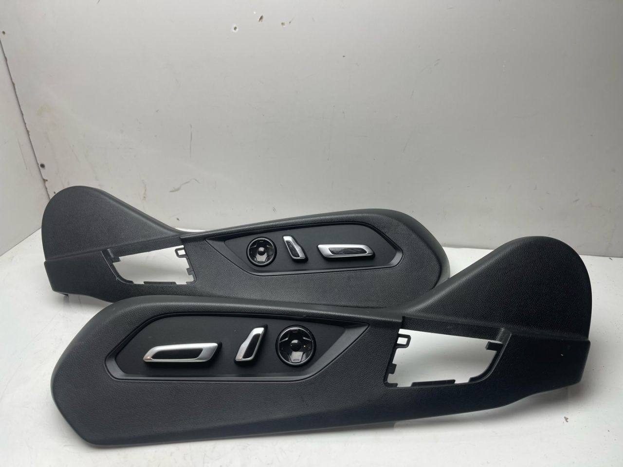 блок управления сиденьем Acura RDX 3 поколение 2020, 2.0 л., бензин, АКПП, черный, внедорожник 5 дв., полный привод, 81238-TJB-A21ZA, 81638-TJB-A21ZA - фото №1