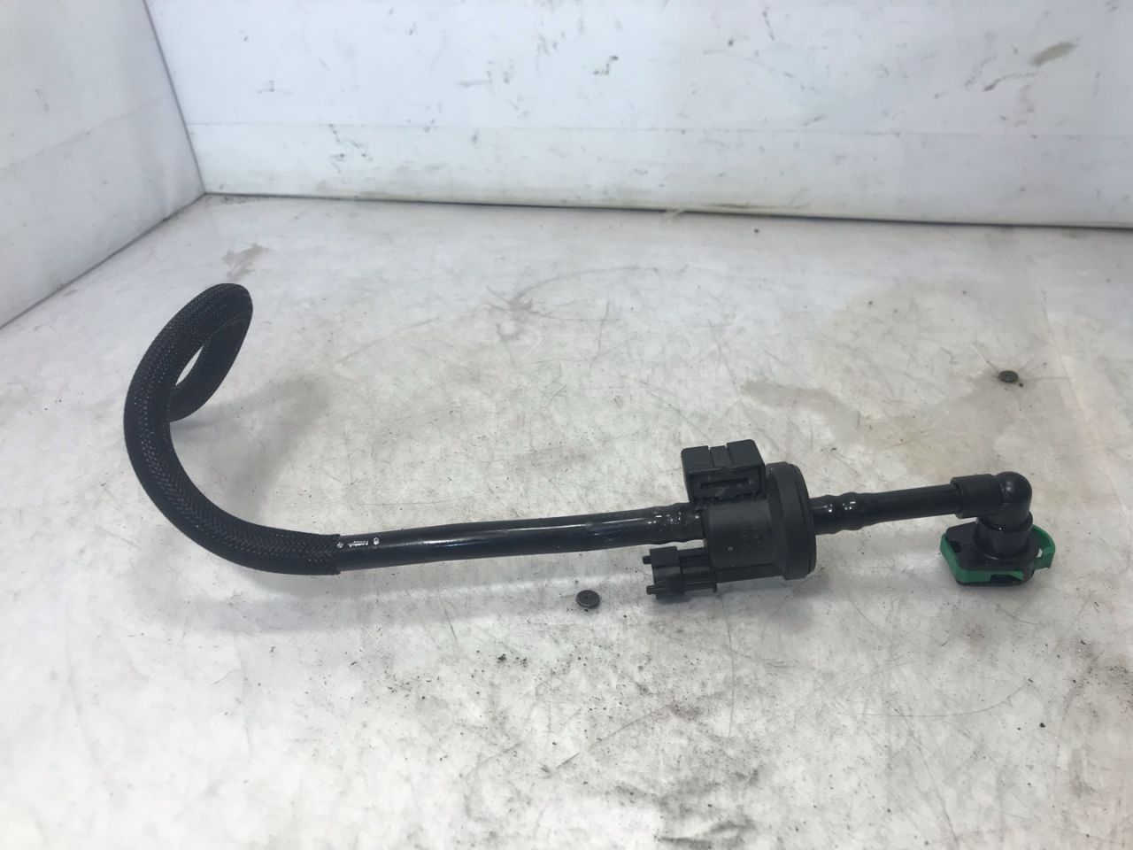 pегулятор давления топлива Volvo XC60 2 поколение 2023, 2.0 л., бензин, АКПП, белый, внедорожник 5 дв., передний привод, 32312303 - фото №1