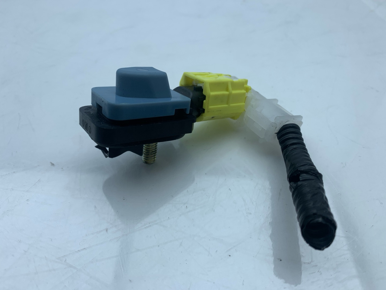 датчик детонации Subaru Outback 6 поколение 2020, 2.4 л., бензин, АКПП, серый, внедорожник 5 дв., полный привод - фото №1