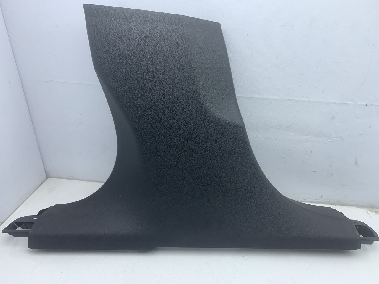 обшивка стойки Volvo XC60 2 поколение 2023, 2.0 л., бензин, АКПП, белый, внедорожник 5 дв., передний привод, 31425697-LH - фото №1