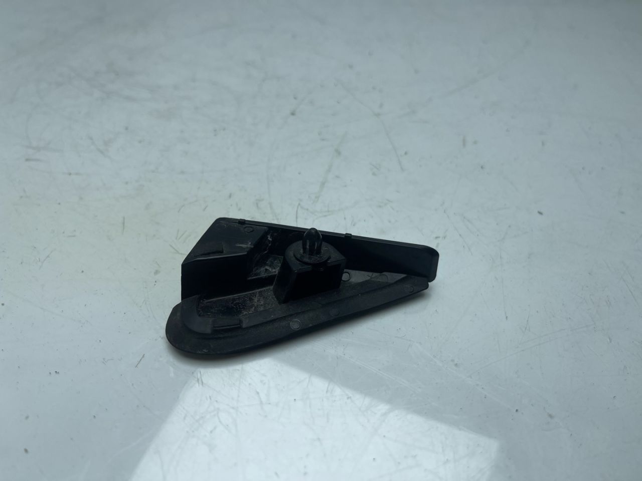 Накладка крыла (уголок зеркала) переднего левого Subaru Forester 5 поколение (SK) 2020, 2.5 л., бензин, АКПП, серый, внедорожник 5 дв., полный привод - фото №1