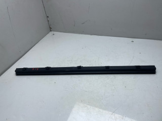 молдинг двери задней правой Tesla Model S 1 поколение (2012 - 2016), 0.1 л., электро, АКПП, серый, седан, задний привод