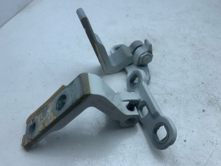 петля двери Volvo XC60 2 поколение 2023, 2.0 л., бензин, АКПП, белый, внедорожник 5 дв., передний привод