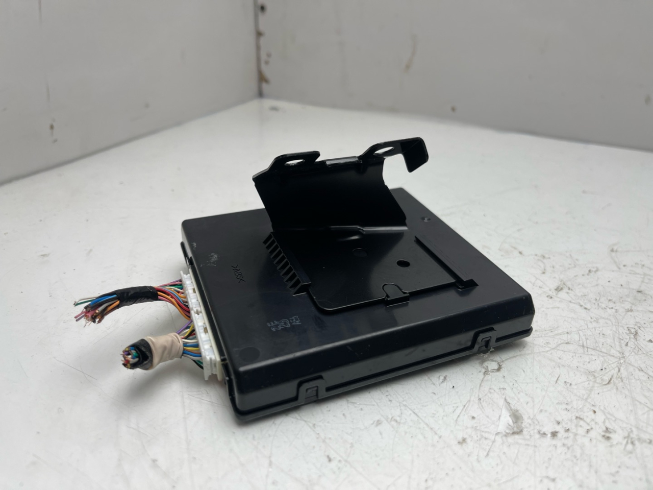 Блок управления бесключевым доступом Subaru Outback 6 поколение 2021, 2.4 л., бензин, АКПП, синий, внедорожник 5 дв., полный привод, 88801AN040 - фото №1