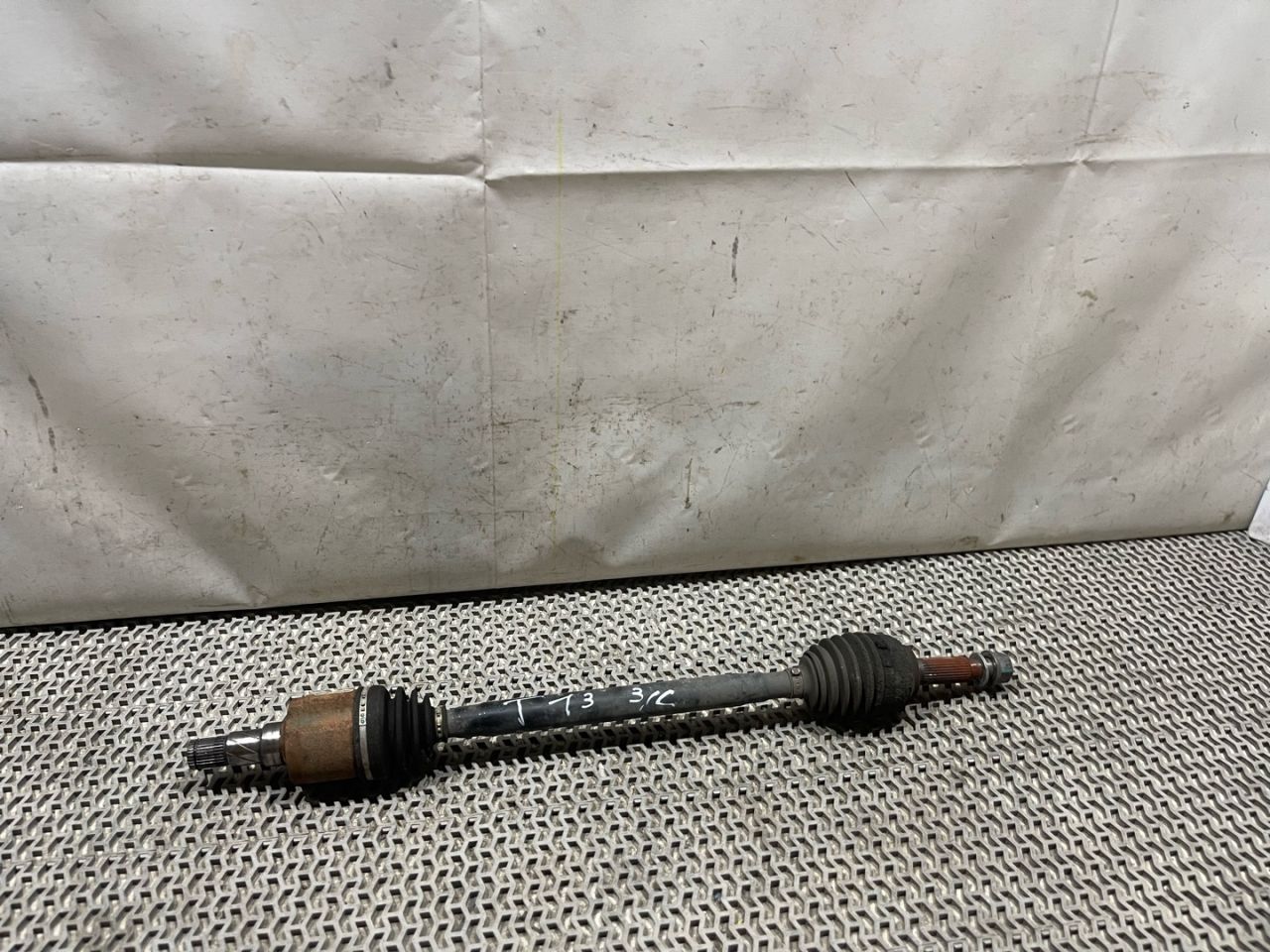 полуось задняя (приводной вал, ШРУС) Tesla Model S 1 поколение (2012 - 2016), 0.1 л., электро, АКПП, серый, седан, задний привод, 100771901A - фото №1