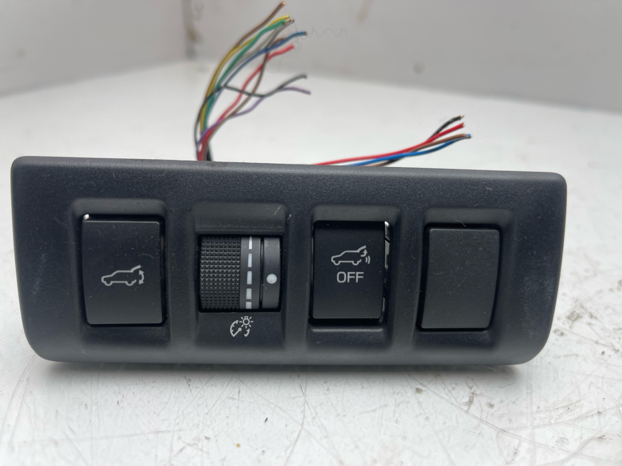 кнопка (выключатель) Subaru Outback 6 поколение 2021, 2.4 л., бензин, АКПП, синий, внедорожник 5 дв., полный привод - фото №1