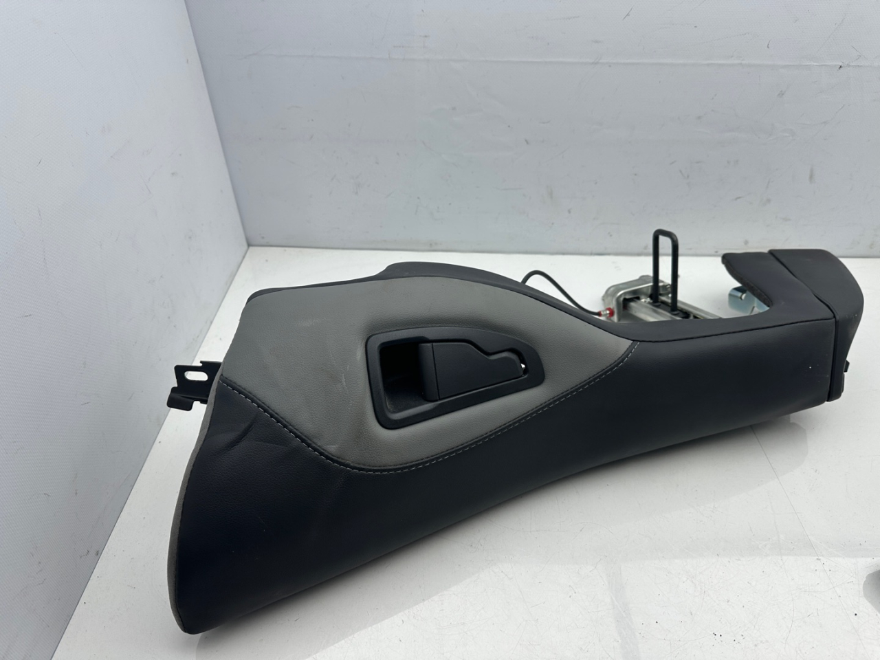 сиденье заднее Subaru Outback 6 поколение 2020, 2.4 л., бензин, АКПП, серый, внедорожник 5 дв., полный привод, RBW701SM - фото №1