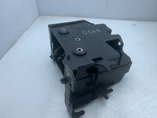 аккумуляторный ящик (АКБ) Volvo XC60 2 поколение 2023, 2.0 л., бензин, АКПП, белый, внедорожник 5 дв., передний привод, 31652062