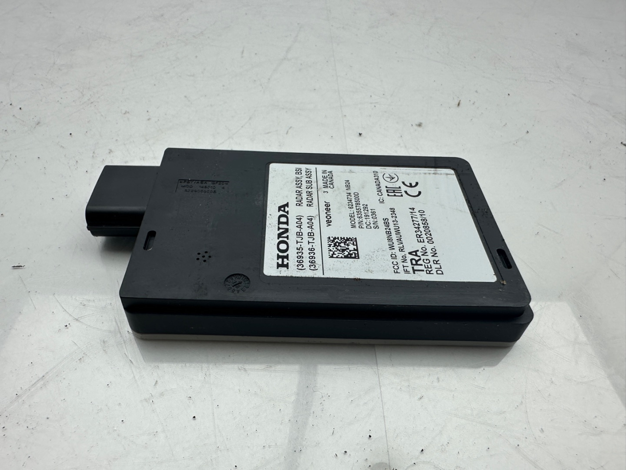 датчик мертвых (слепых) зон Acura RDX 3 поколение 2020, 2.0 л., бензин, АКПП, белый, внедорожник 5 дв., полный привод, 36935TJBA04, 36936TJBA04 - фото №1