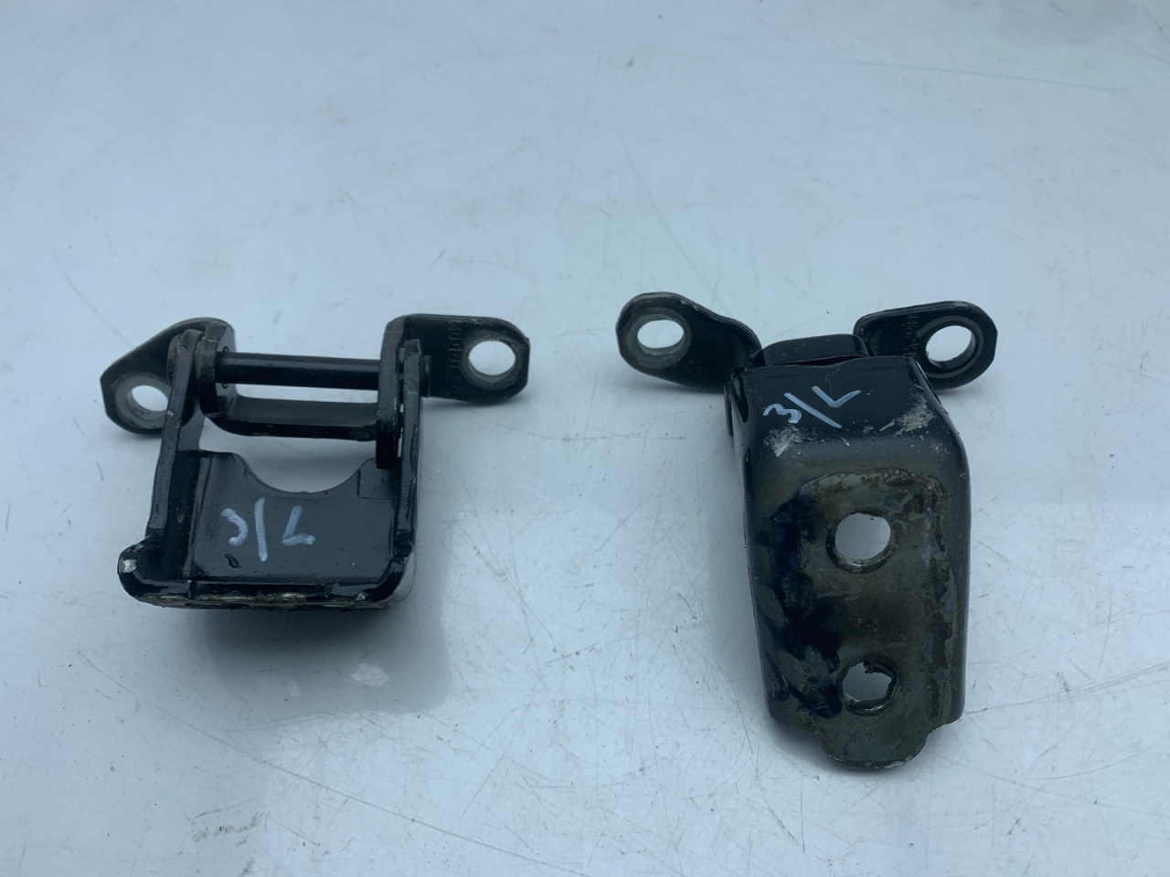 петля двери Acura RDX 3 поколение 2020, 2.0 л., бензин, АКПП, черный, внедорожник 5 дв., полный привод - фото №1