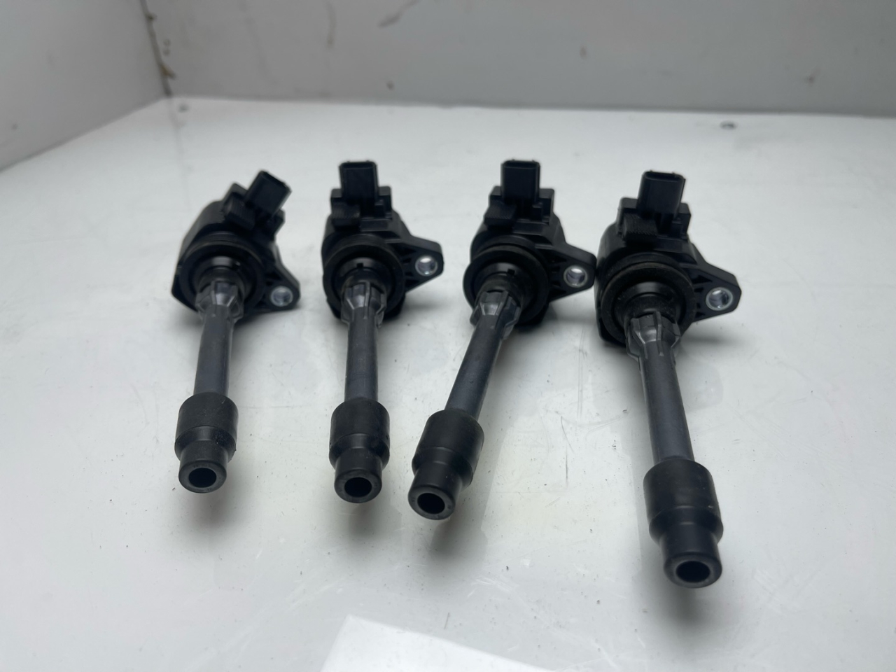 катушка зажигания Acura RDX 3 поколение 2020, 2.0 л., бензин, АКПП, черный, внедорожник 5 дв., полный привод - фото №1